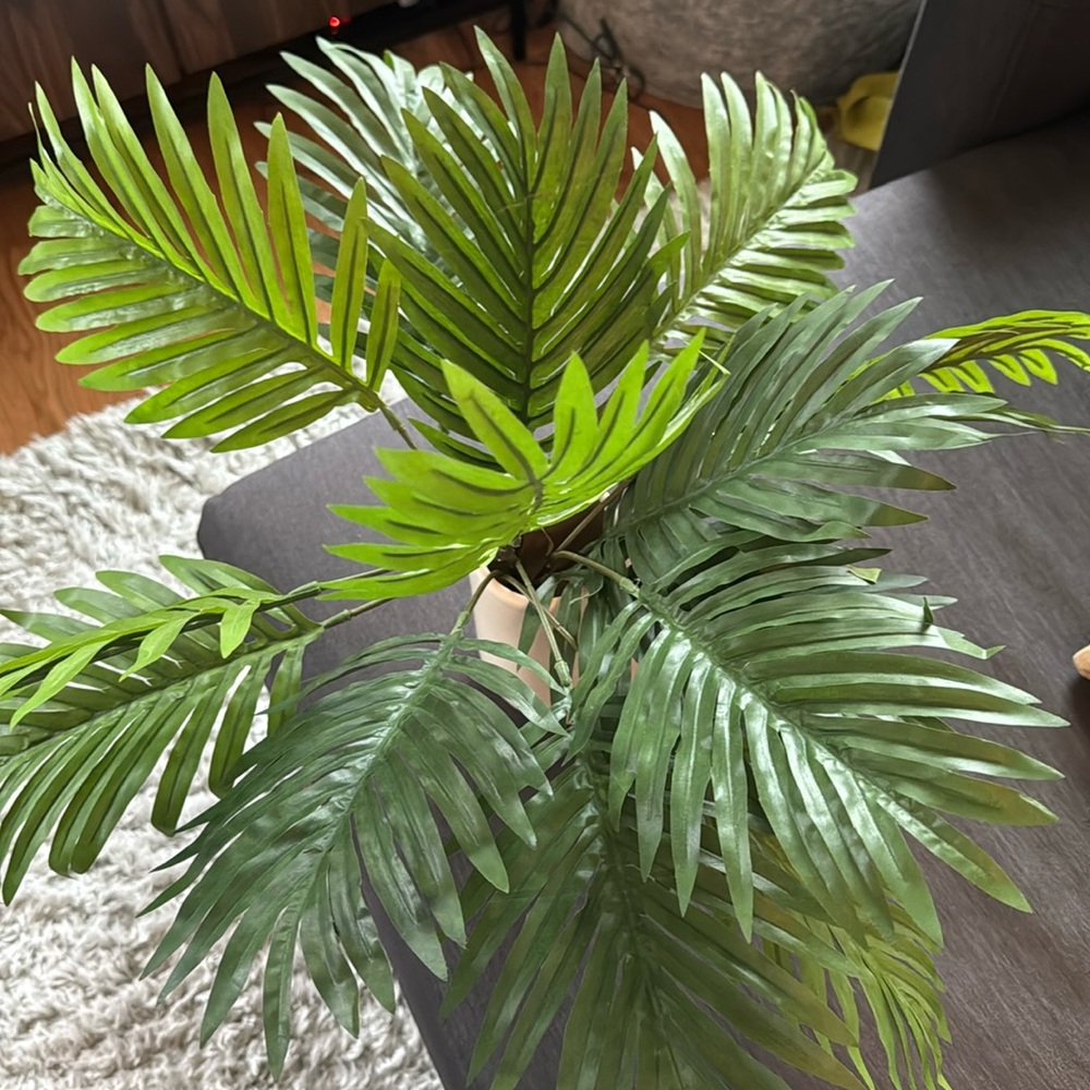 Palm style fake flowers